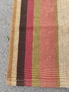 lot 145 image: 100% Jute Throw Rug Made In India