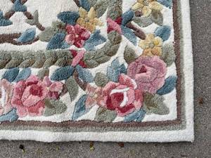 lot 154 image: Floral Throw Rug