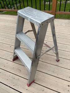 lot 159 image: Metal Step Stool