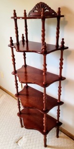 lot 16 image: Vintage Tiered Wooden Stand