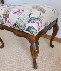 lot 21 image: Custom Upholstered Stool