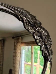 lot 22 image: Vintage Wall Mirror