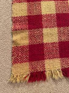 lot 162 image: Red and Beige Throw Rug
