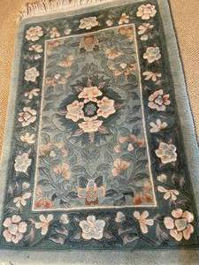 lot 173 image: Floral Throw Rug