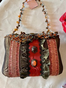 lot 186 image: 3 Fun Handbags
