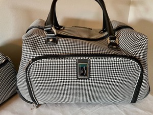 lot 182 image: London Fog Matching Travel Bags