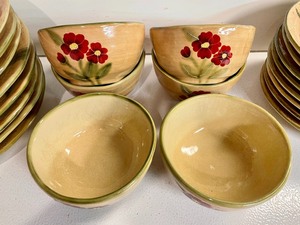 lot 222 image: Fleur Rustique from the Ambiance Collection Dishware