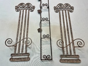 lot 232 image: 3 Plate Display Holders