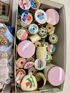 lot 48 image: Vintage Sewing Notions