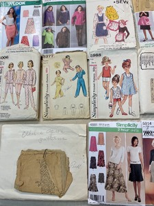 lot 236 image: Sewing Patterns
