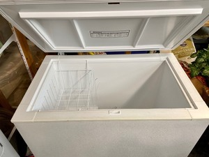 lot 240 image: Kenmore Freezer