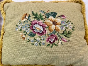 lot 246 image: Decorative Pillows