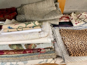 lot 250 image: Fabric Remnant Grouping