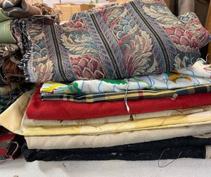 lot 297 image: Fabric Remnant Lot