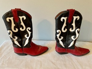 lot 310 image: Cute Cowboy Boots