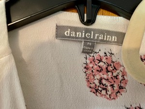 lot 309 image: Lot of 9 Great Womens Shirts