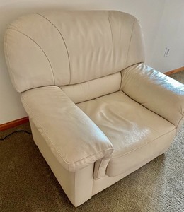 lot 30 image: White Chair