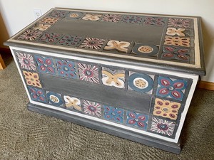 lot 51 image: Awesome Decorative Chest