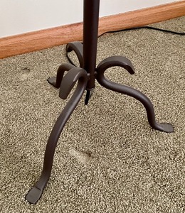 lot 40 image: Fabulous Floor Lamp