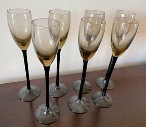 lot 90 image: Set of 7 Small Glasses