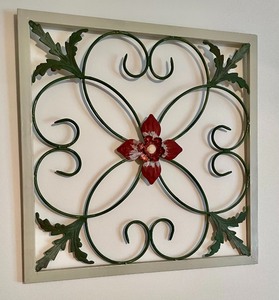 lot 62 image: Fun Wall Decor