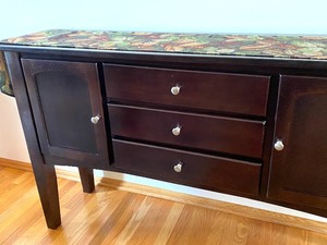 lot 6 image: Beautiful Buffet Server