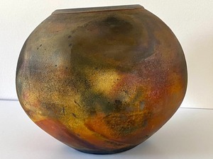 lot 8 image: Stunning Signed Raku Pottery Vessel