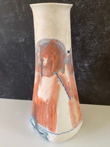 lot 14 image: Beautiful Artist Created Vase by Roth Rock