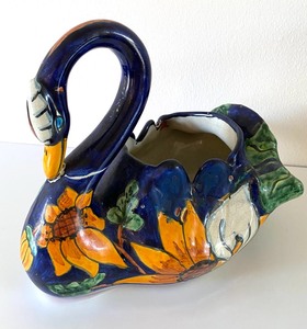 lot 74 image: Mexican Pottery Swan Planter