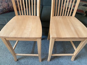 lot 83 image: Pair of Barstools