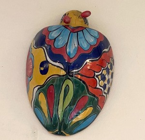 lot 84 image: Four Mexican Pottery Figurines Lady Bugs and Butterflies