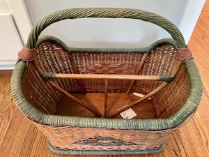 lot 49 image: Wicker Magazine Rack