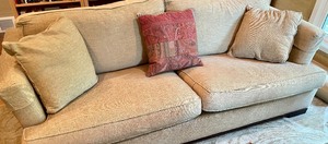 lot 63 image: Vanguard Furniture Company Couch