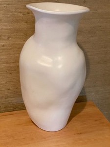 lot 17 image: Amazing Aletha Soule Handcrafted Vase
