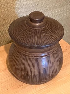 lot 83 image: Steven Rolf Lidded Jar