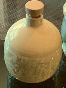 lot 97 image: Three Light Green Decorative Items
