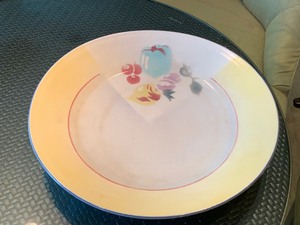 lot 108 image: Beautifully Designed Pottery Platter