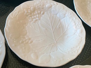 lot 112 image: Eight Wedgwood Strawberry and Vine Desert Plates