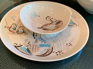 lot 125 image: Two Pieces of Red Wing Pottery- Serving Dishes