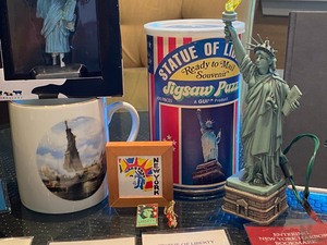 lot 176 image: Statue of Liberty Mementos