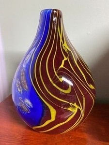 lot 201 image: Art Glass Style Vase