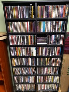 lot 197 image: VERY Large Lot of Music CDs