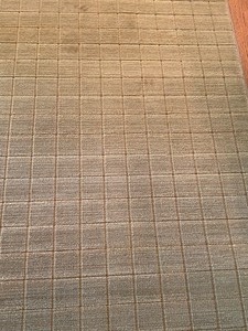 lot 195 image: Durable Rug