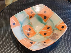 lot 229 image: Unique and Fun Designed Pottery Bowl