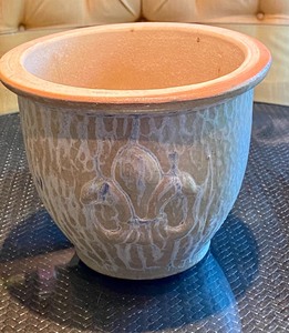 lot 230 image: Lovely Pottery Planter