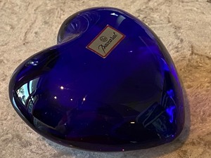 lot 234 image: Baccarat Blue Heart
