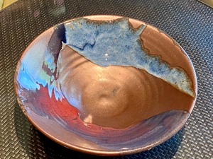lot 236 image: Stunning Glazed Pottery Bowl