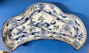 lot 290 image: 12 Small Plates