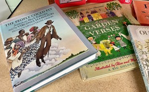 lot 305 image: Lot of Childrens Books