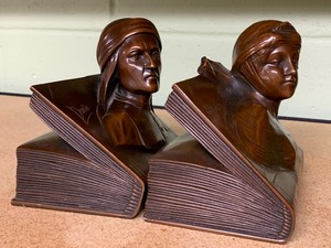 lot 256 image: Jennings Brothers 1935 Bookends Beatrice and Dante